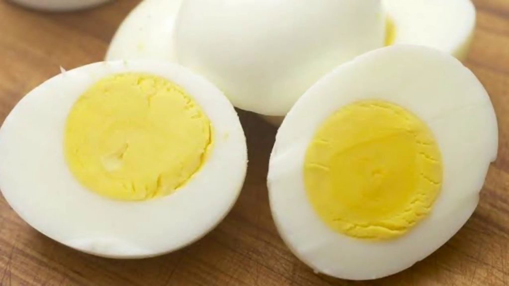 egg yolk contains vit B12, vit D
