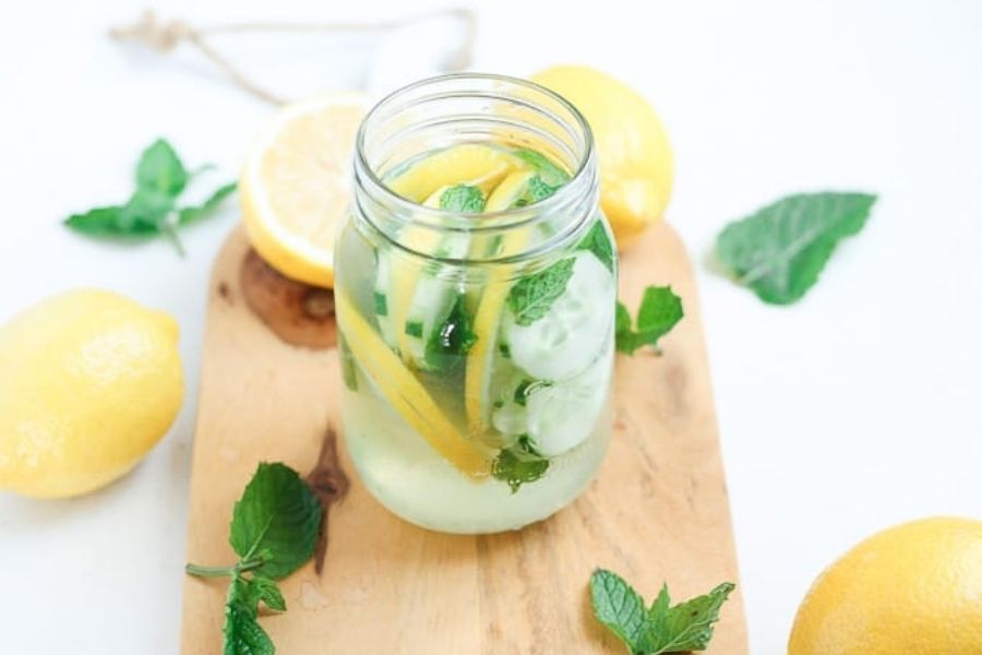 Lemon And Cucumber Detox Drink 