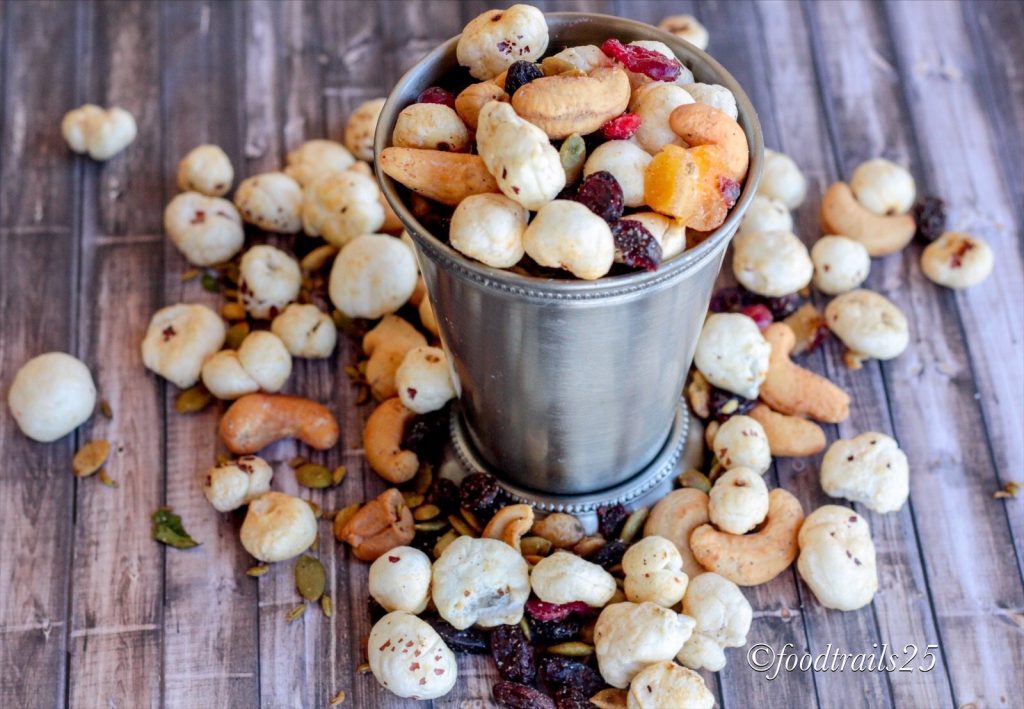 roasted makhana with mixed nuts