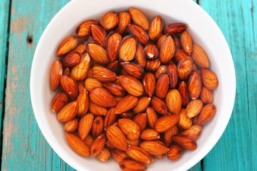 The Health Benefits Of Soaked Almonds