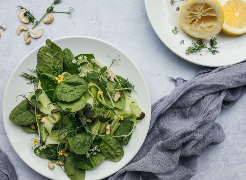 Is Spinach More Nutritious Cooked Or Raw?