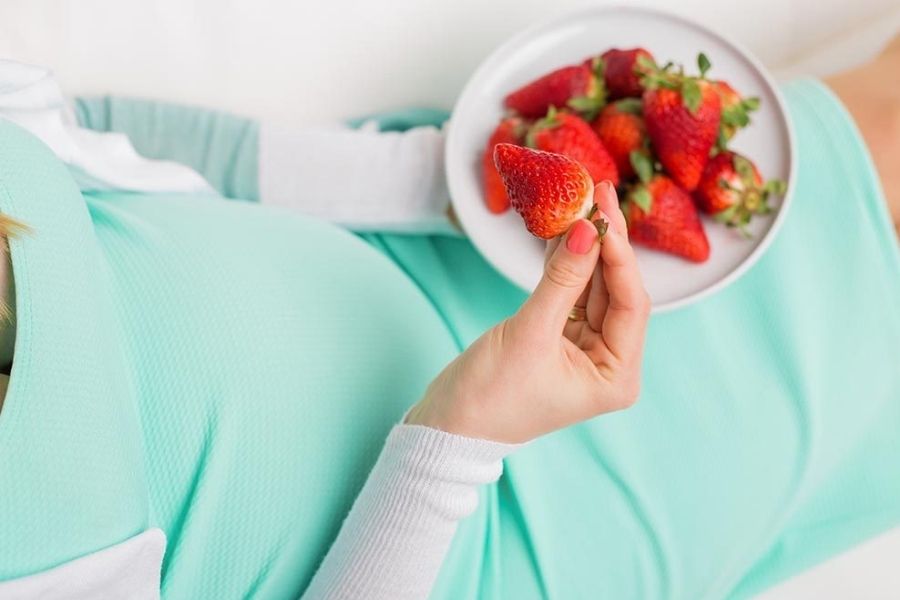 Strawberries Help Prevent Birth Defects